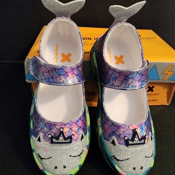 Casabony Kids Other - Kid's LIGHT UP dress Dress Shoes